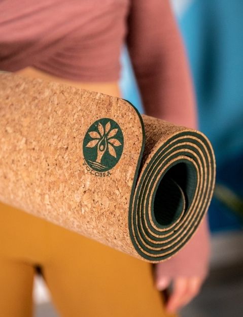 Yoloha: The 11 Best Non-Toxic + Sustainable Yoga Mats  